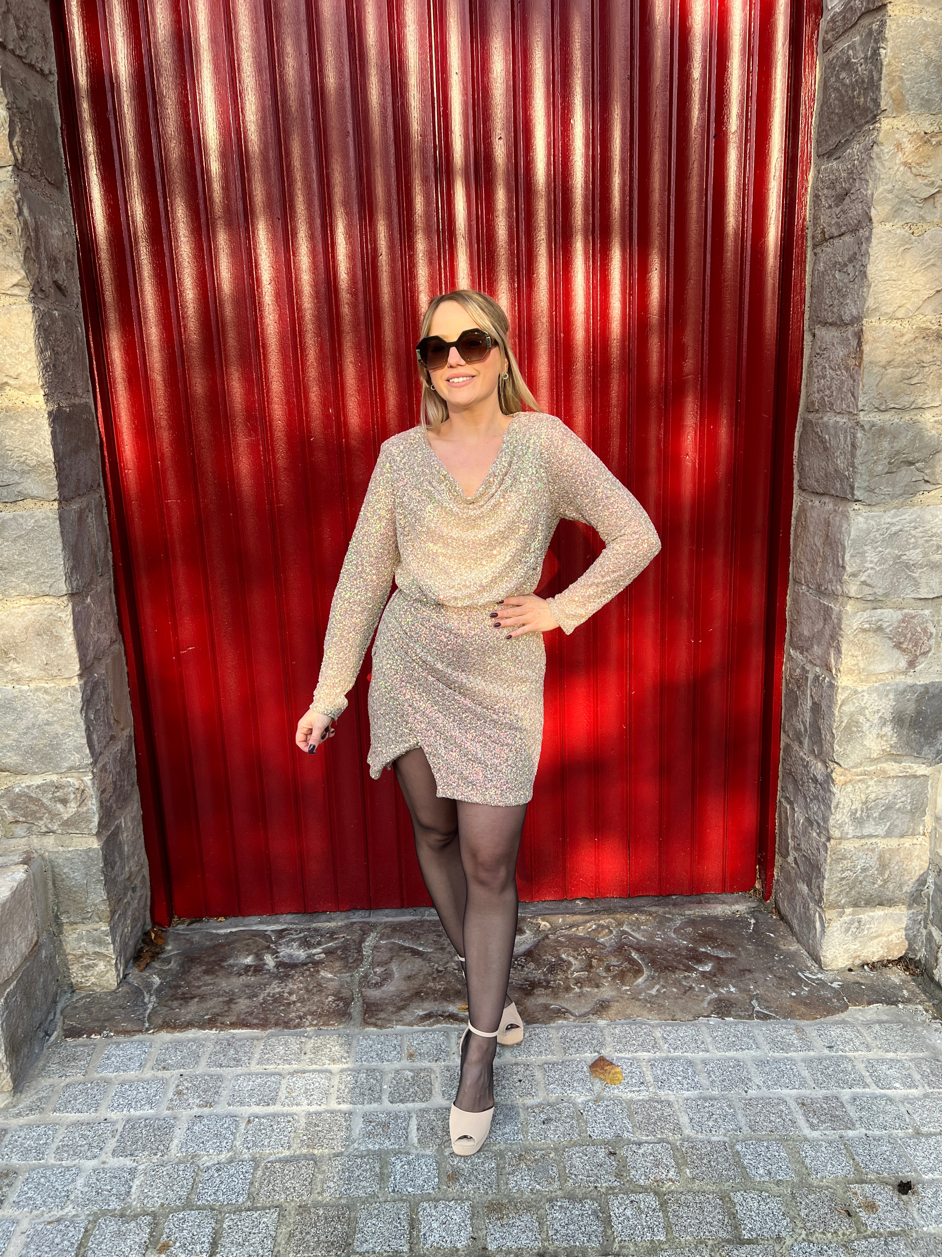 robe sequin beige