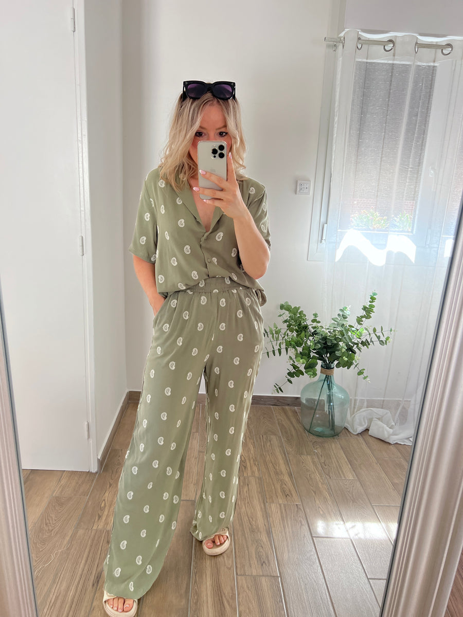 LA BLOUSE ÉLÉGANTE KAKI