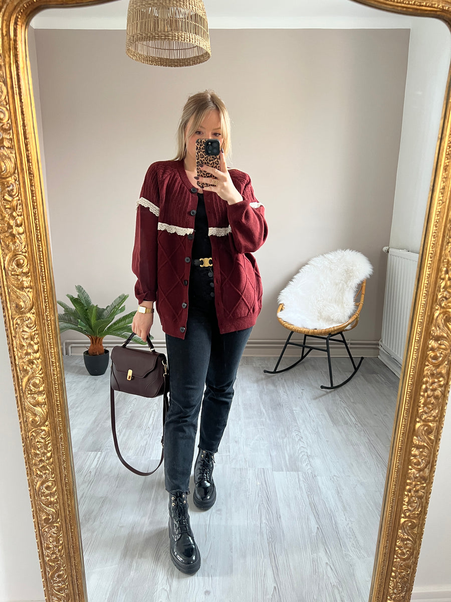 LE GILET BURGUNDY A DENTELLE