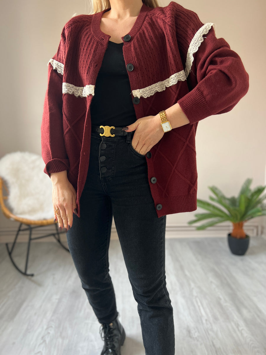 LE GILET BURGUNDY A DENTELLE