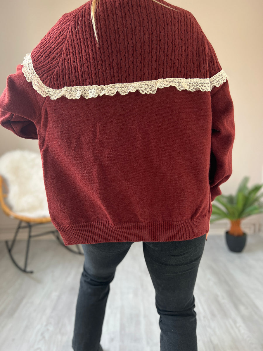 LE GILET BURGUNDY A DENTELLE