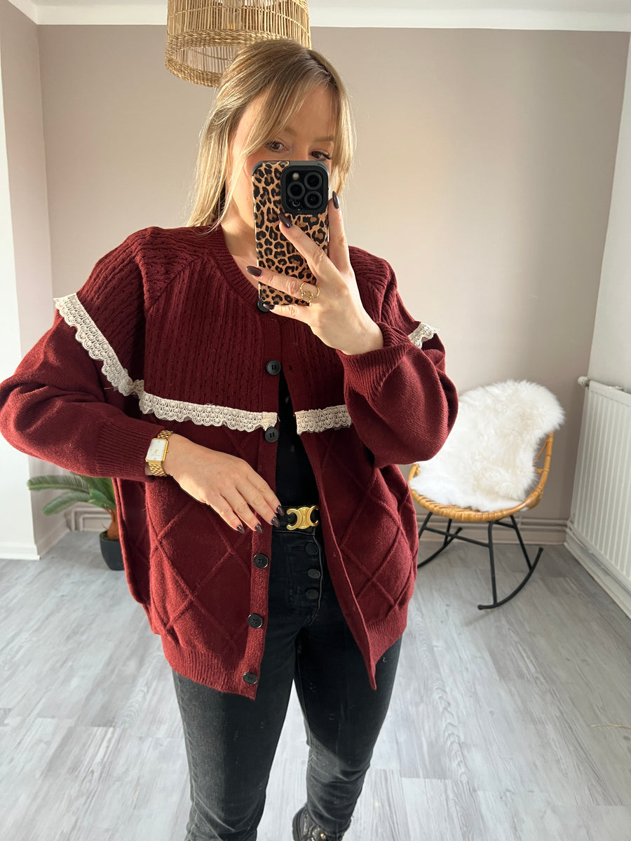 LE GILET BURGUNDY A DENTELLE