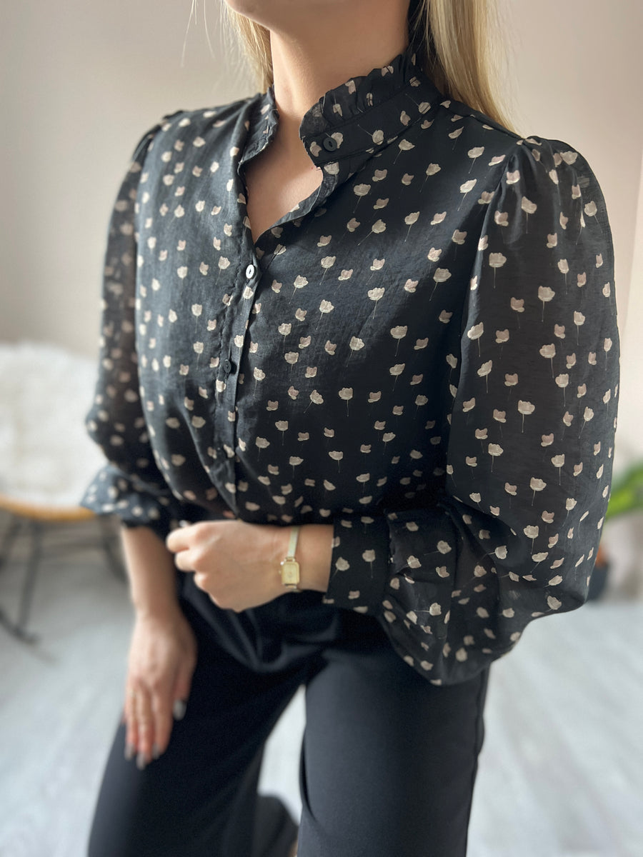 LA BLOUSE ÉLÉGANTE NOIRE