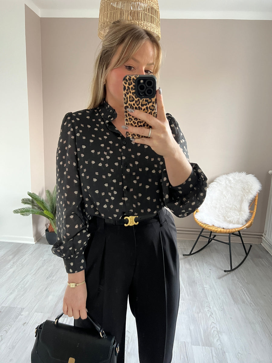 LA BLOUSE ÉLÉGANTE NOIRE