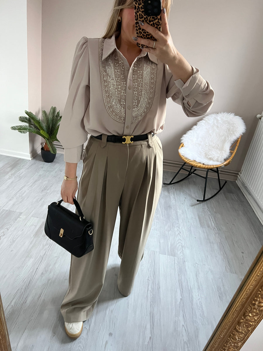 LA BLOUSE ÉLÉGANTE BEIGE