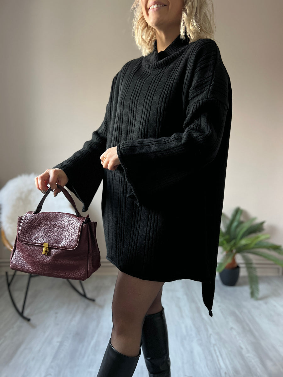 LA ROBE PULL NOIR