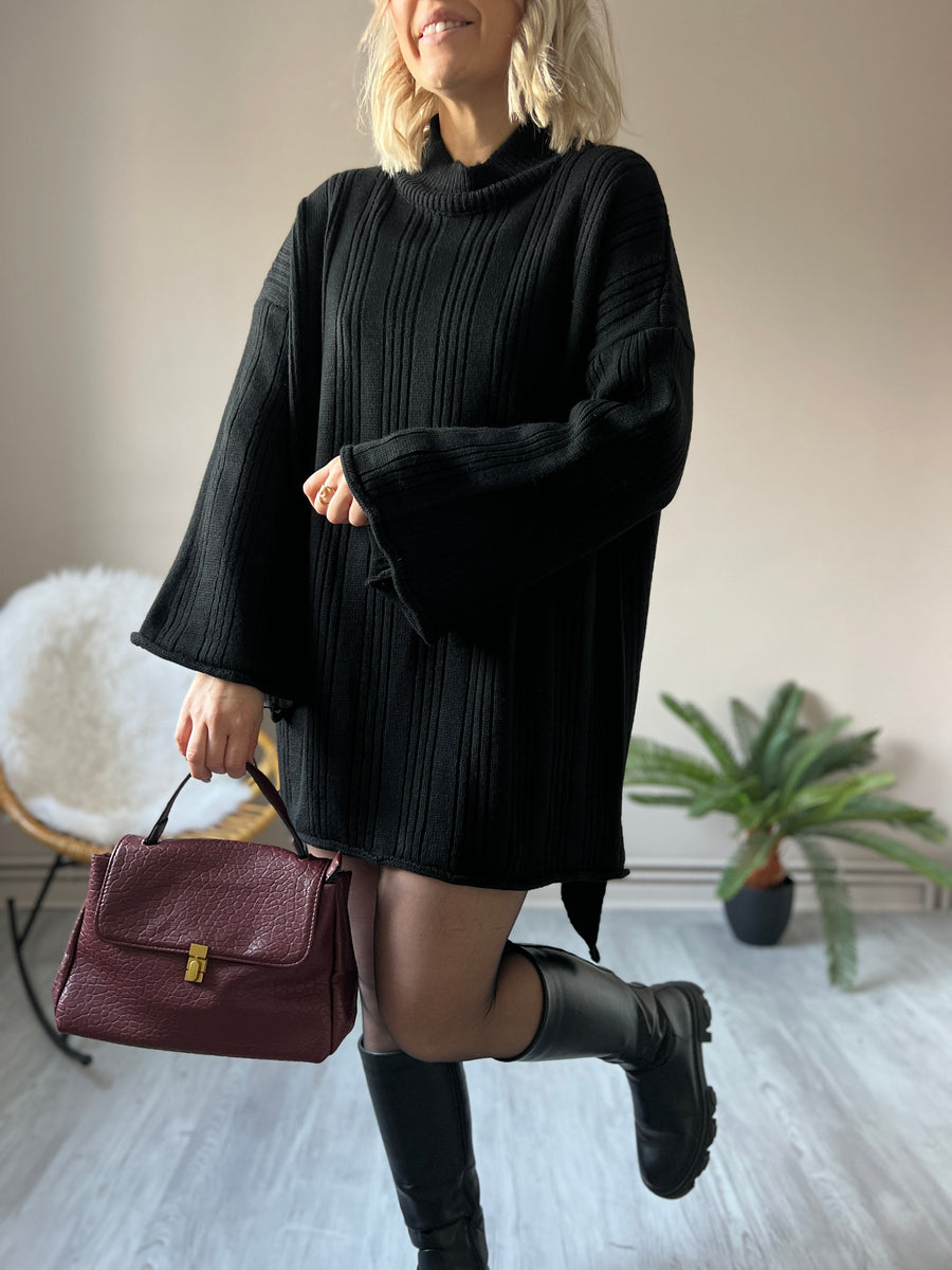 LA ROBE PULL NOIR