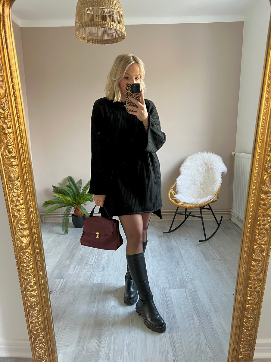 LA ROBE PULL NOIR