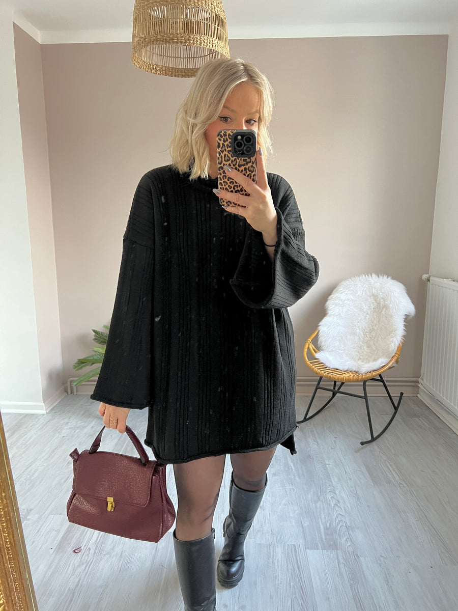 LA ROBE PULL NOIR