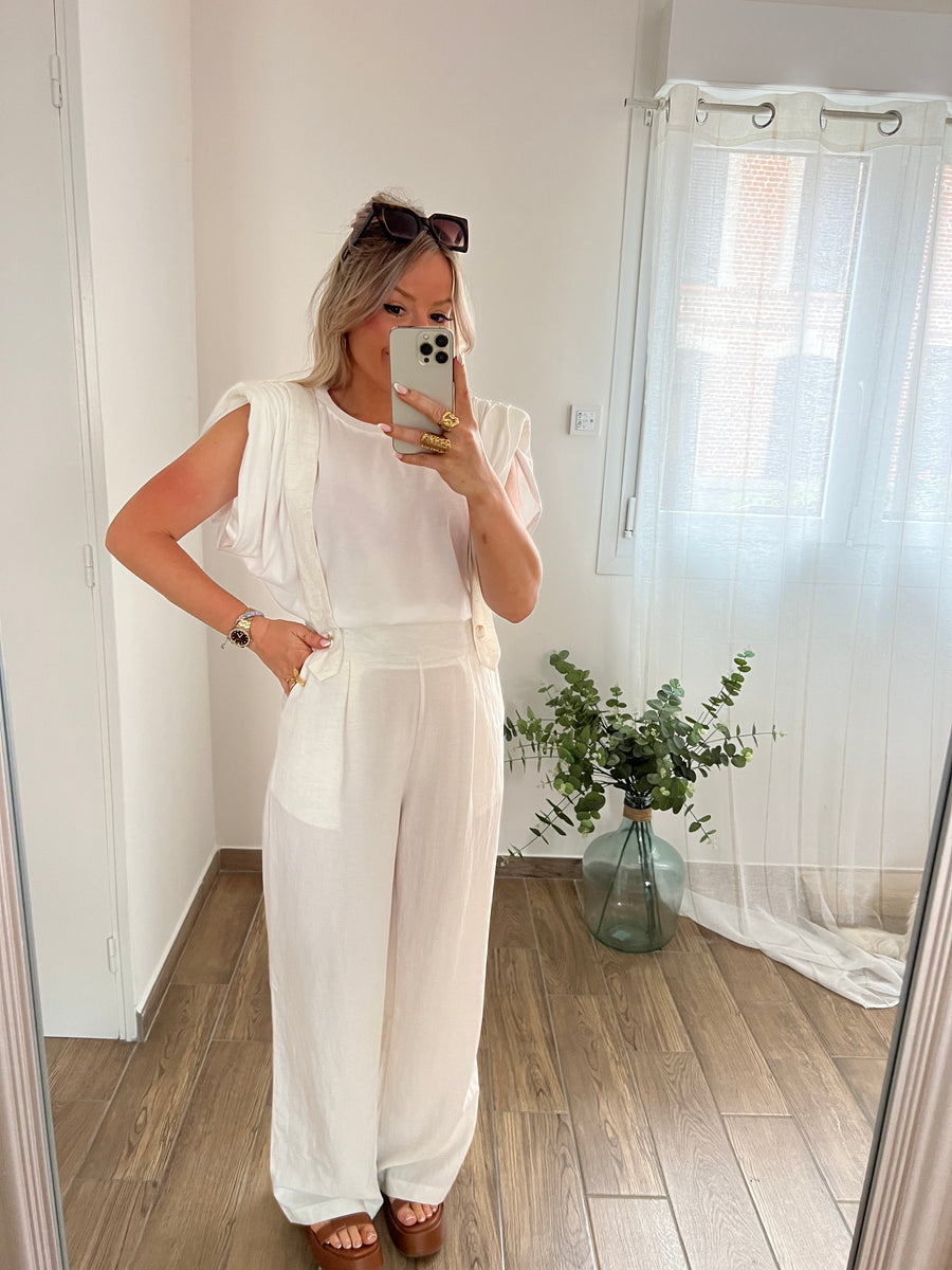 LE PANTALON À BRETELLES