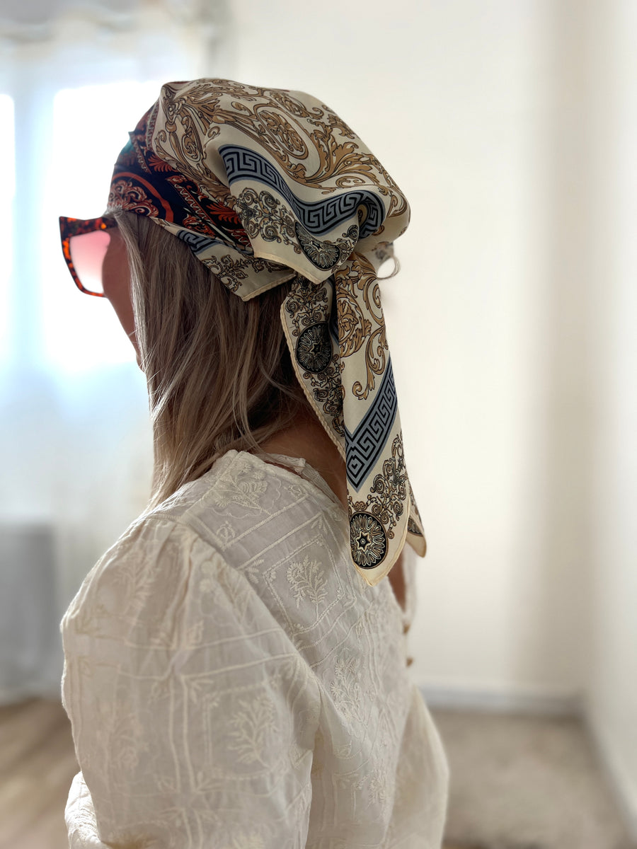 LE FOULARD BEIGE