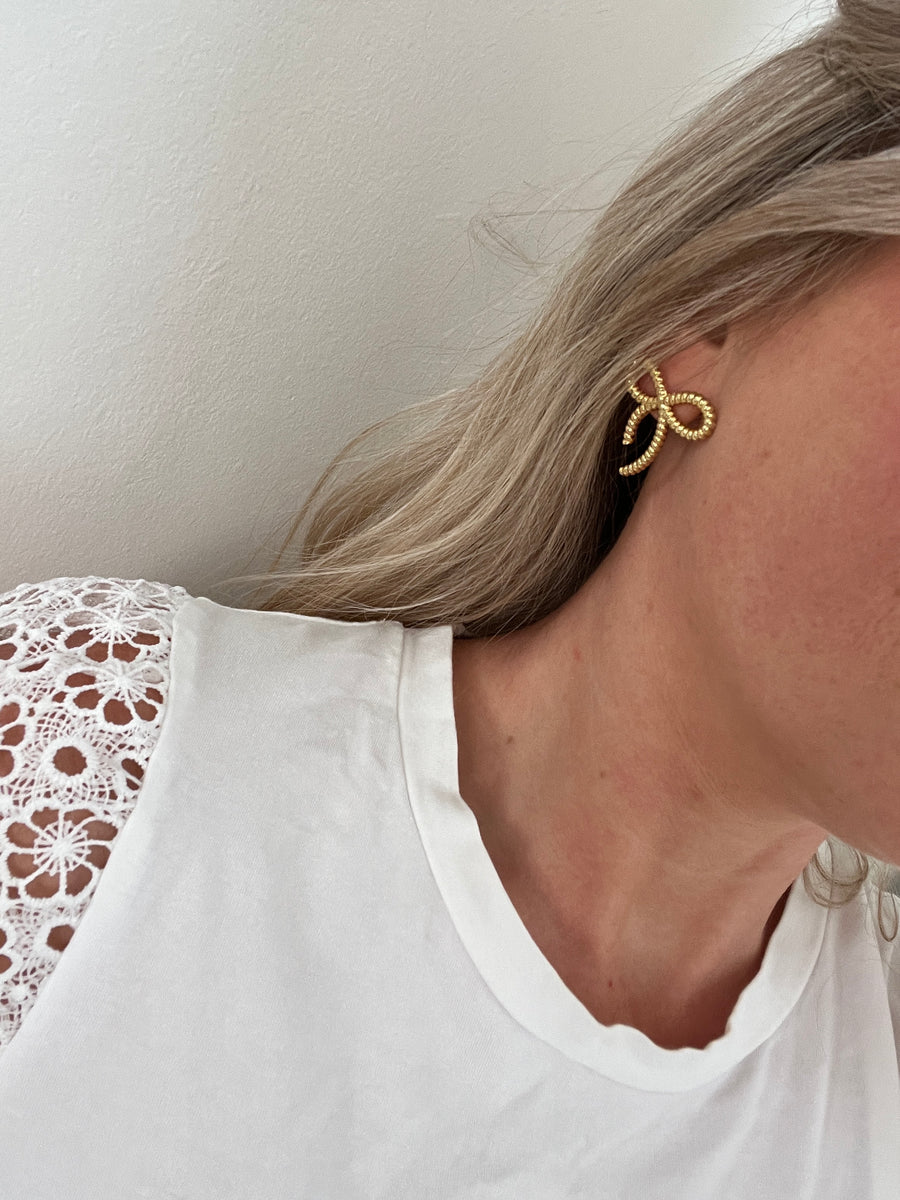 LES BOUCLES D'OREILLE NOEUD GIRLY