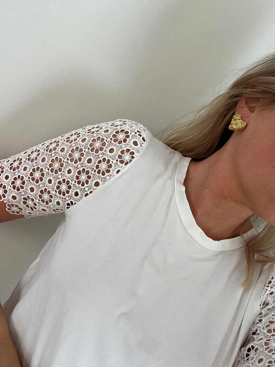LES BOUCLES D'OREILLE COEUR DORÉ