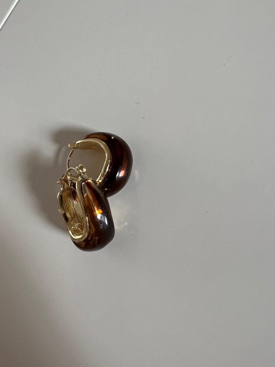 LES BOUCLES D'OREILLE OLD MONEY BROWN