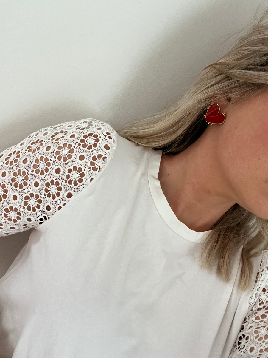 LES BOUCLES D'OREILLE AMORE