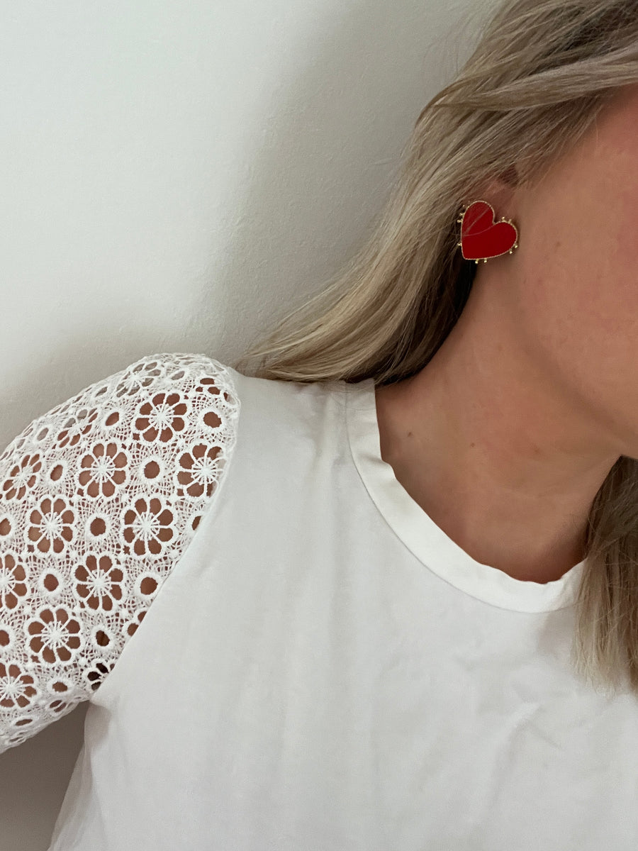 LES BOUCLES D'OREILLE AMORE