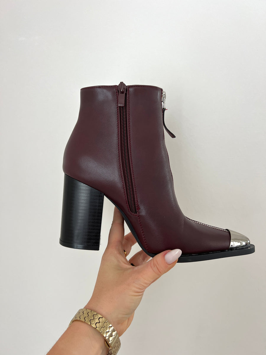 LES BOOTS BURGUNDY
