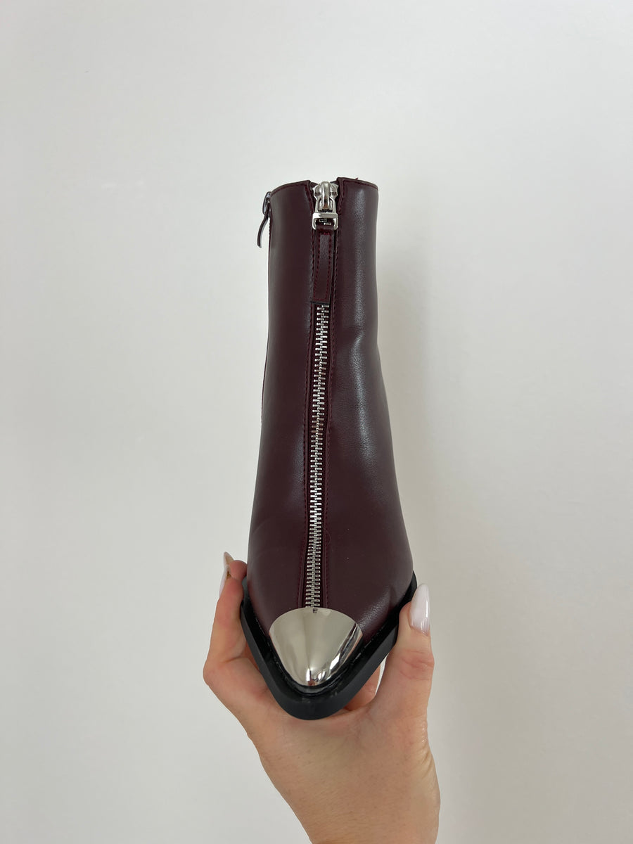 LES BOOTS BURGUNDY