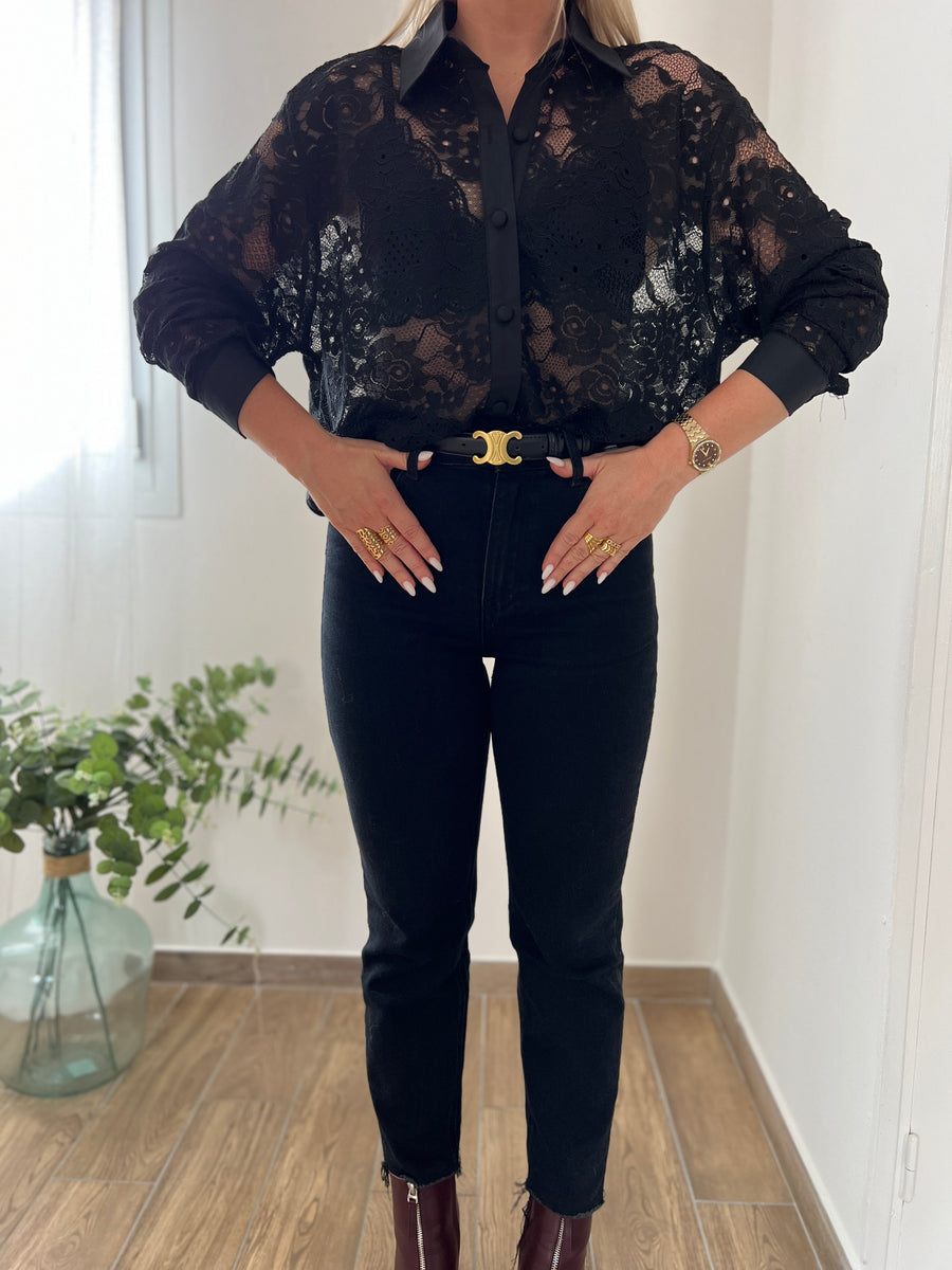 LA CHEMISE EN DENTELLE NOIRE