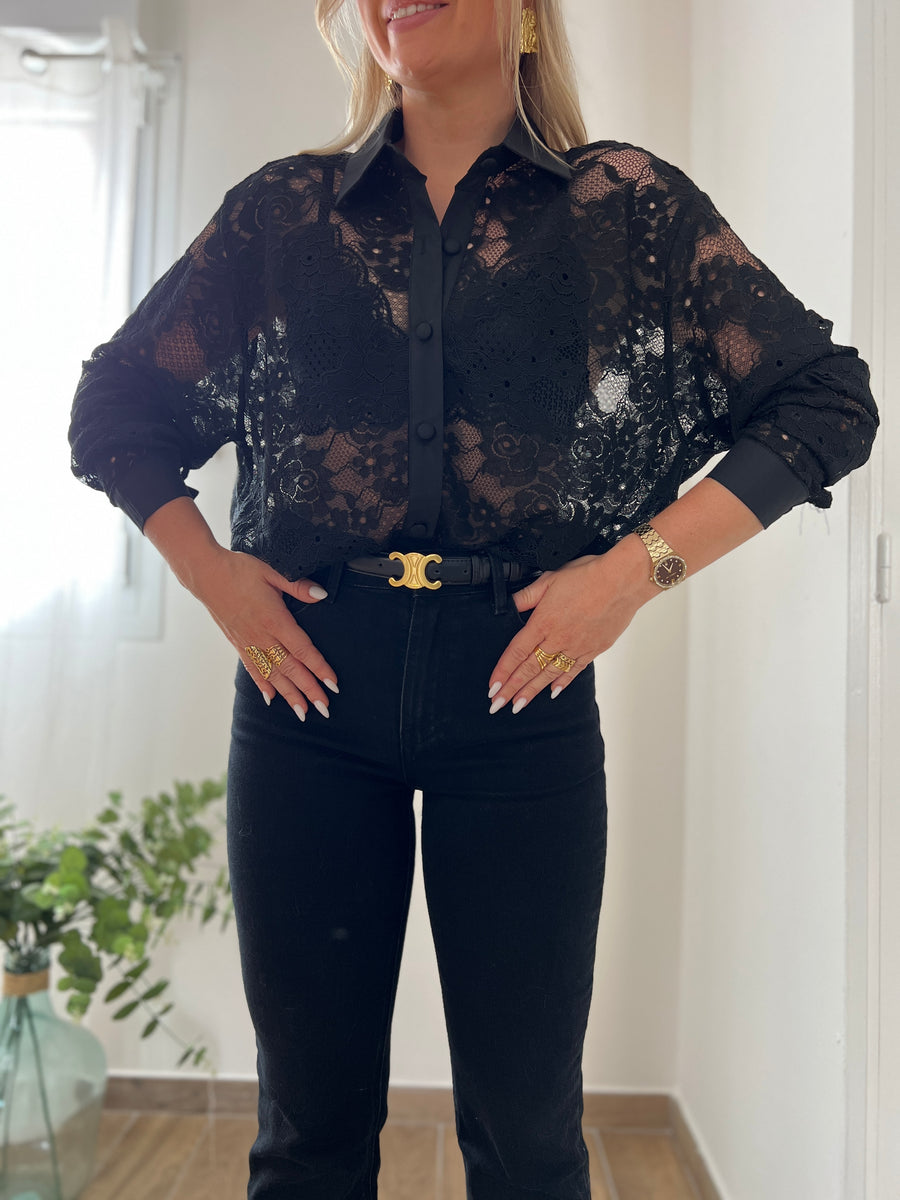 LA CHEMISE EN DENTELLE NOIRE