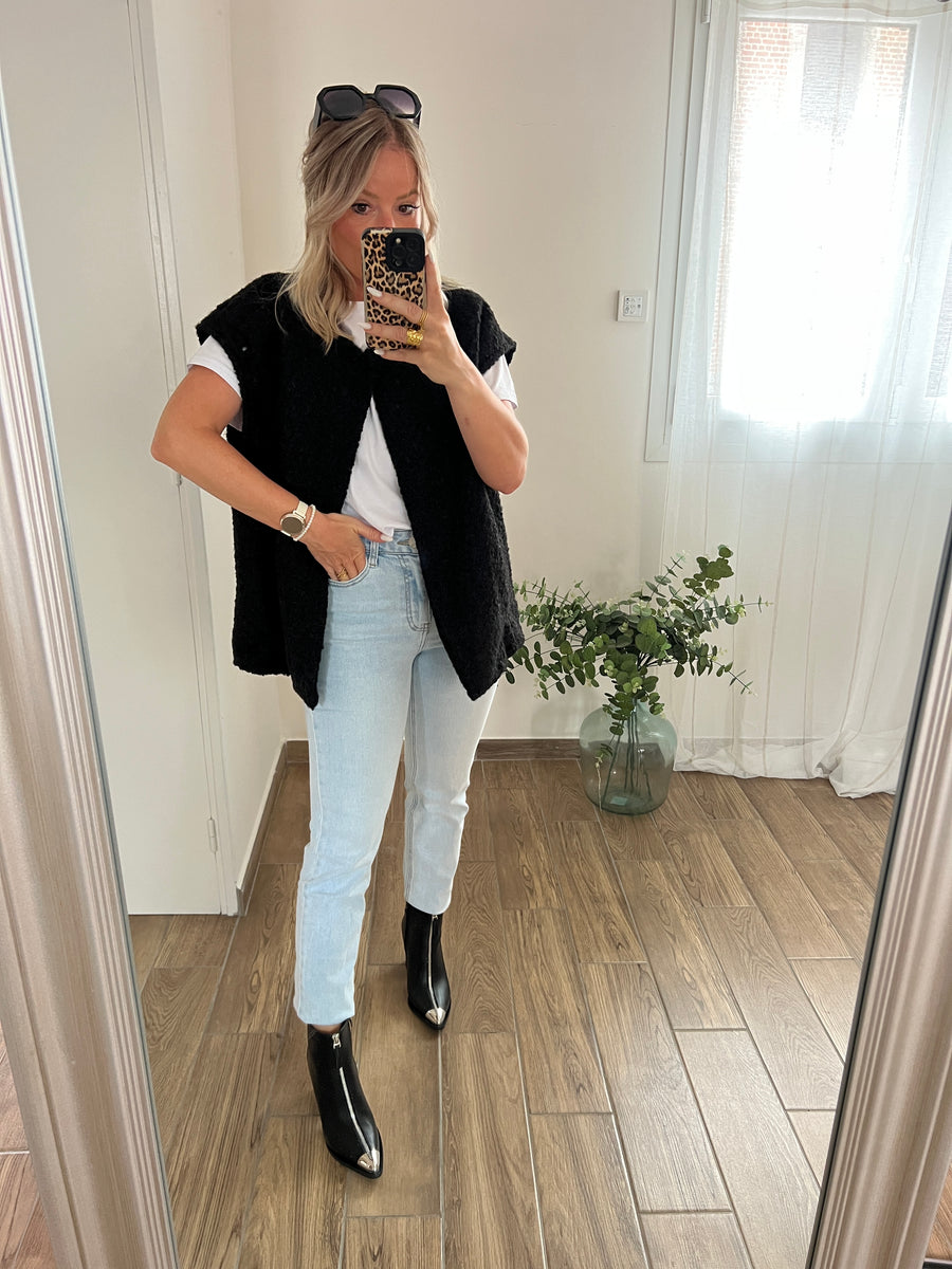 LA VESTE SANS MANCHE NOIRE