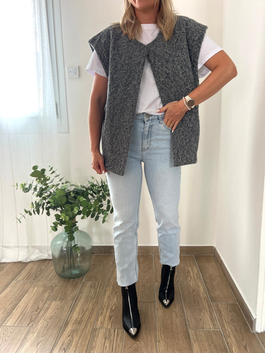 LA VESTE SANS MANCHE GRIS
