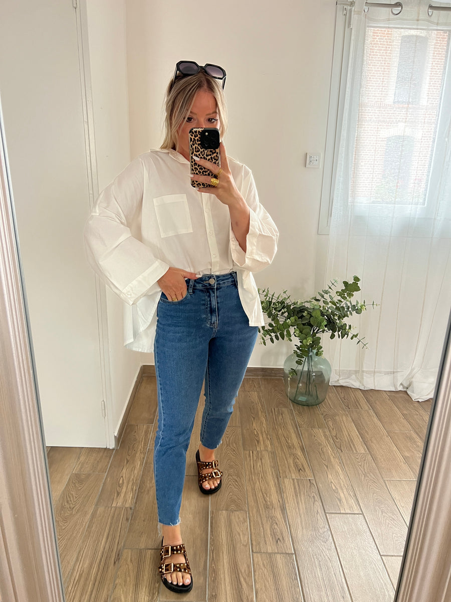 LA CHEMISE BASIQUE ÉVASÉE BLANCHE