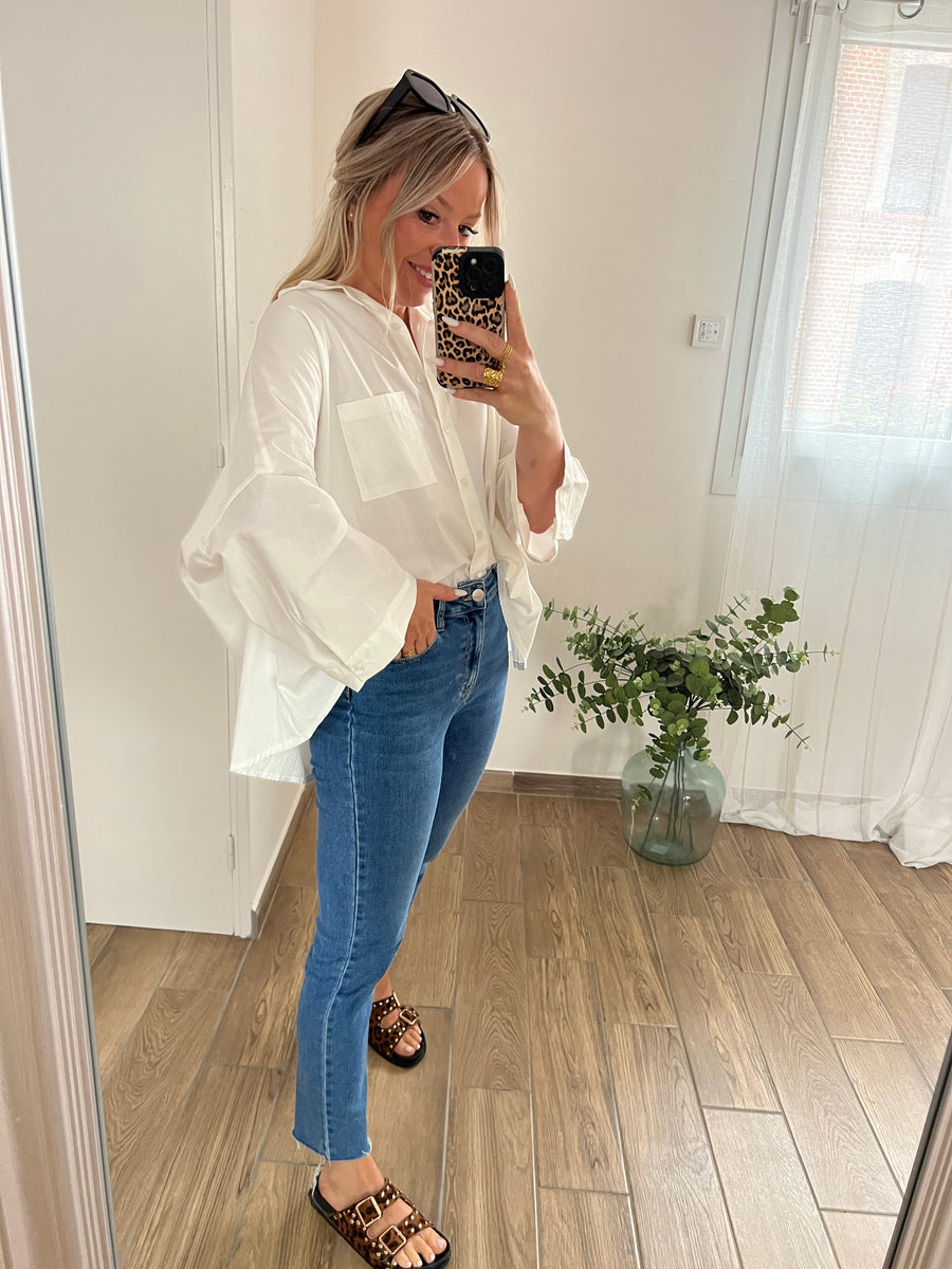 LA CHEMISE BASIQUE ÉVASÉE BLANCHE