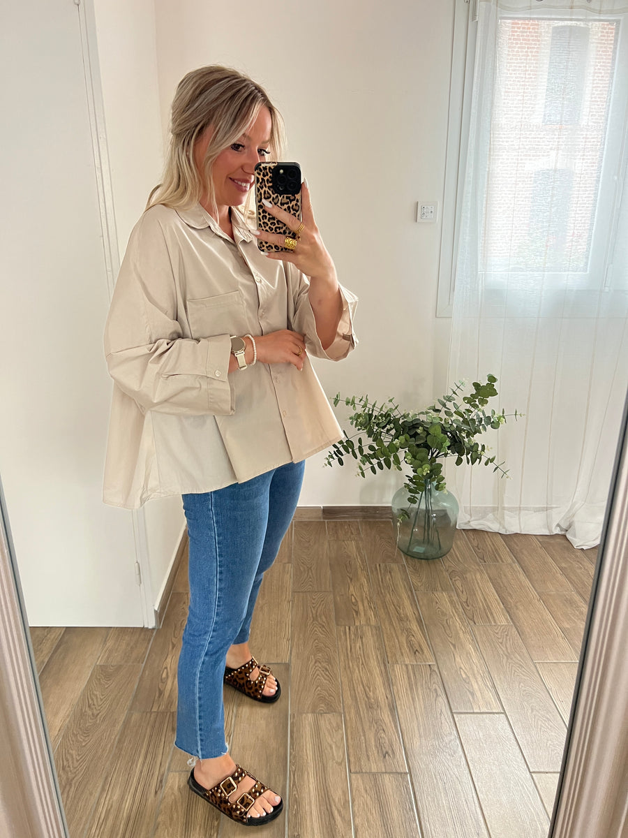 LA CHEMISE BASIQUE ÉVASÉE BEIGE