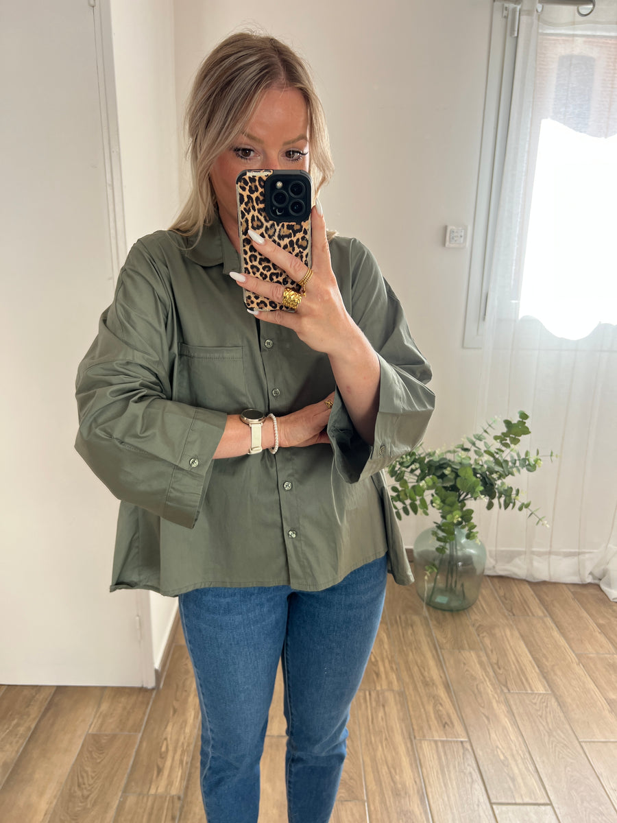 LA CHEMISE BASIQUE ÉVASÉE KAKI