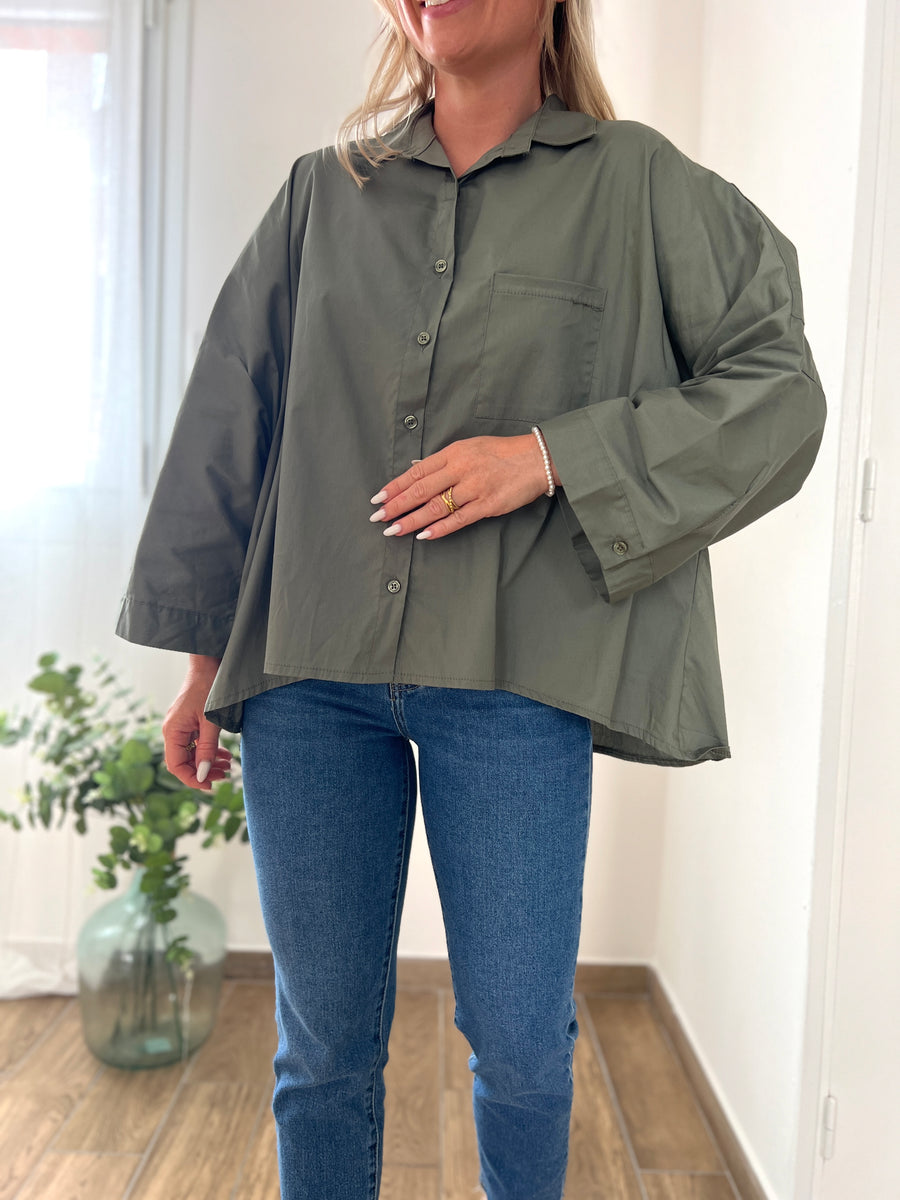 LA CHEMISE BASIQUE ÉVASÉE KAKI