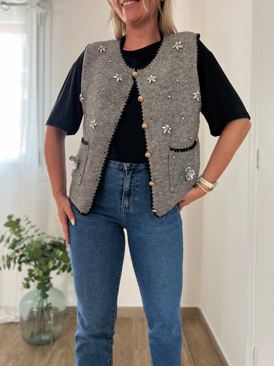 LE GILET ÉLÉGANT GRIS SOURIS