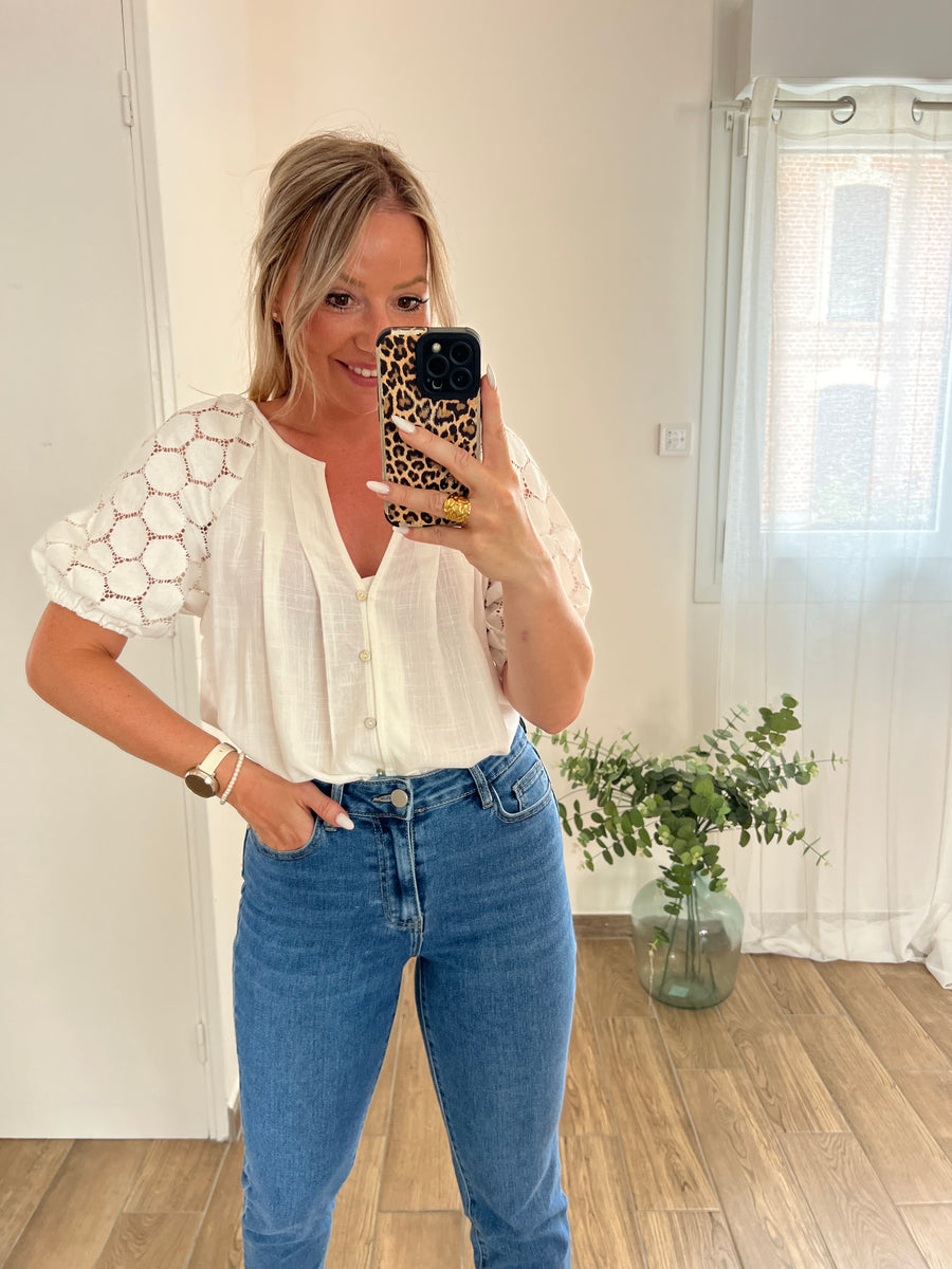 LA BLOUSE INTEMPORELLE BLANCHE