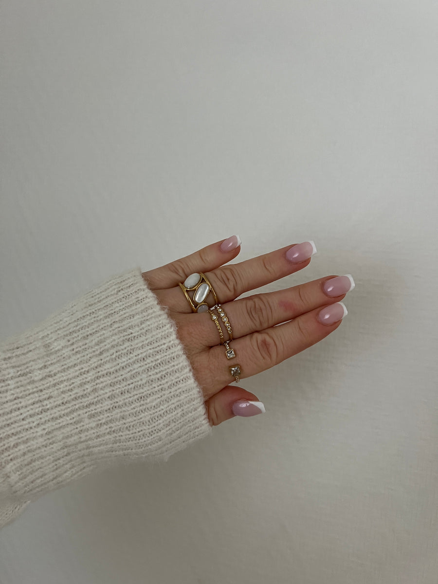 LA BAGUE NACRÉE BLANCHE