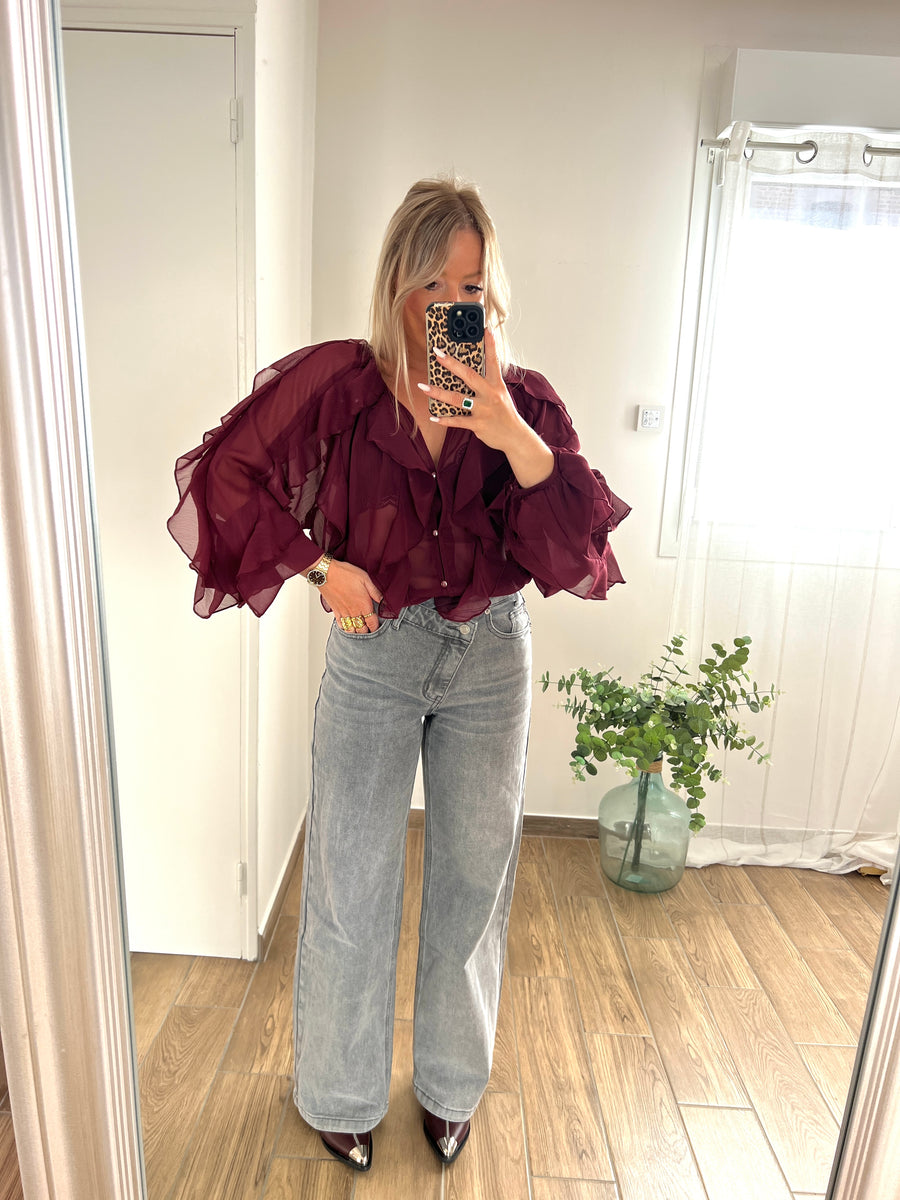 LA BLOUSE A VOLANT BORDEAUX