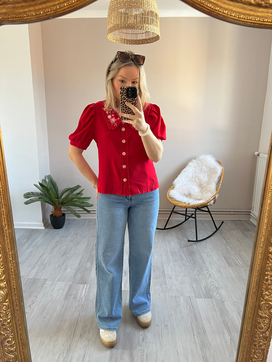 LA BLOUSE COL CLAUDINE ROUGE