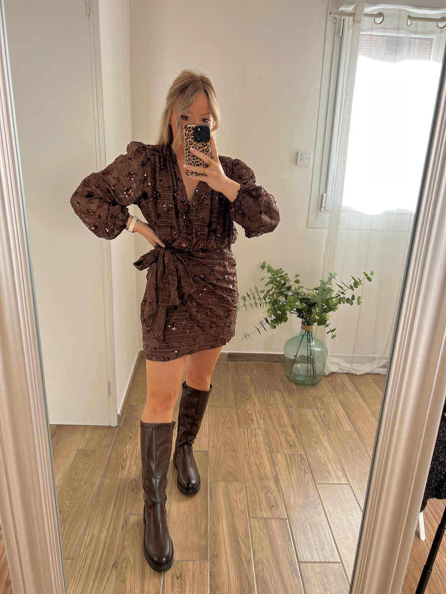 LA ROBE A SEQUINS MARRON