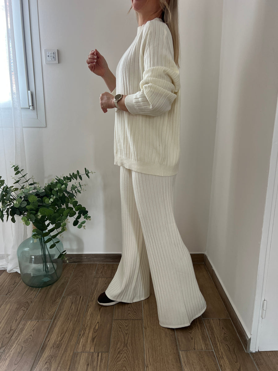 L'ENSEMBLE EN MAILLE BASIQUE ÉCRU