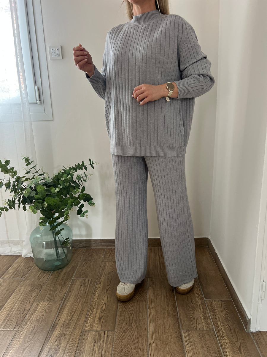 L'ENSEMBLE EN MAILLE BASIQUE GRIS