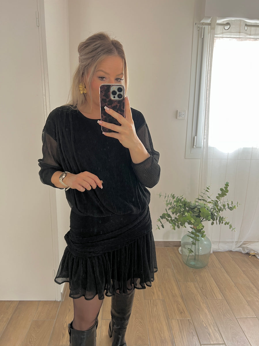 LA ROBE NOIRE IRISÉE