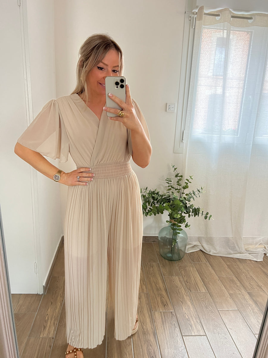 LA COMBINAISON ÉLÉGANTE BEIGE