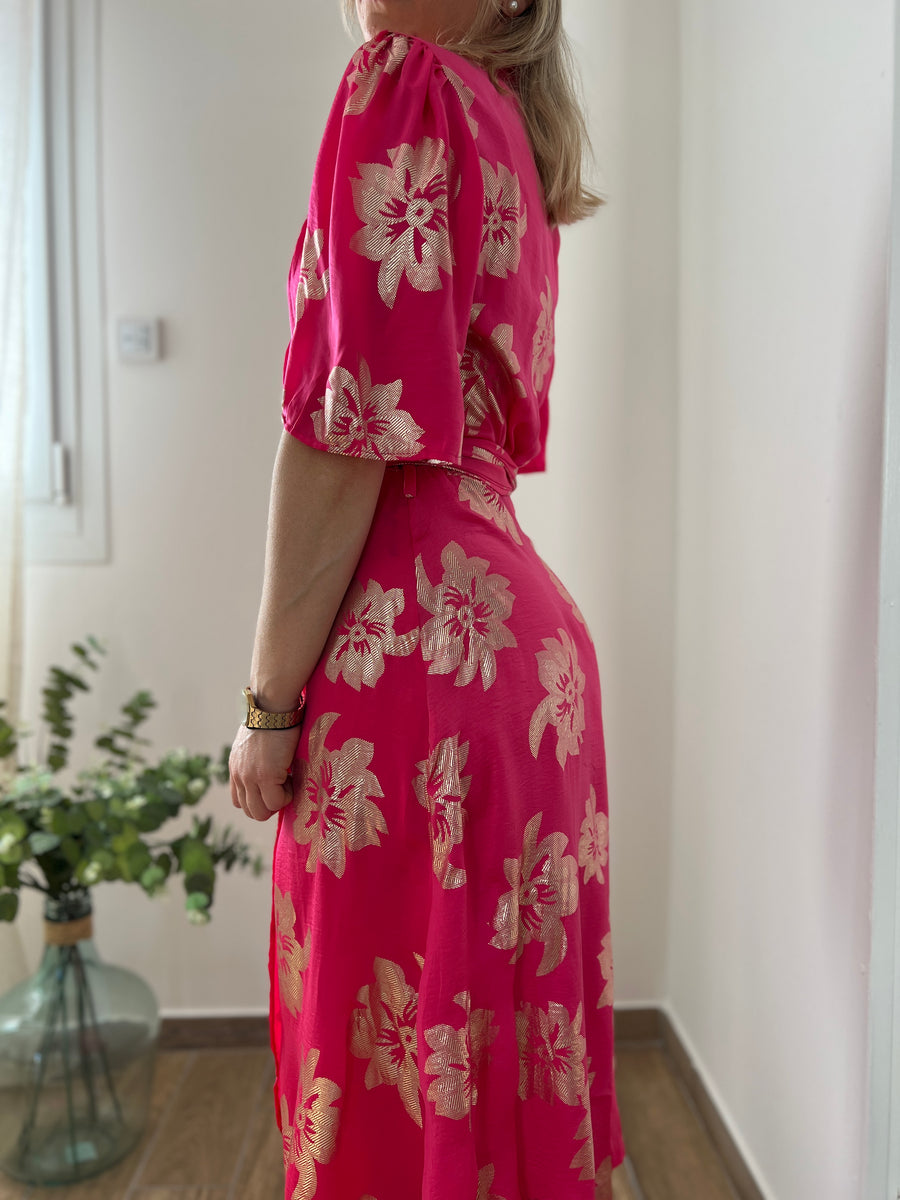 LA ROBE FUSHIA ET DORE