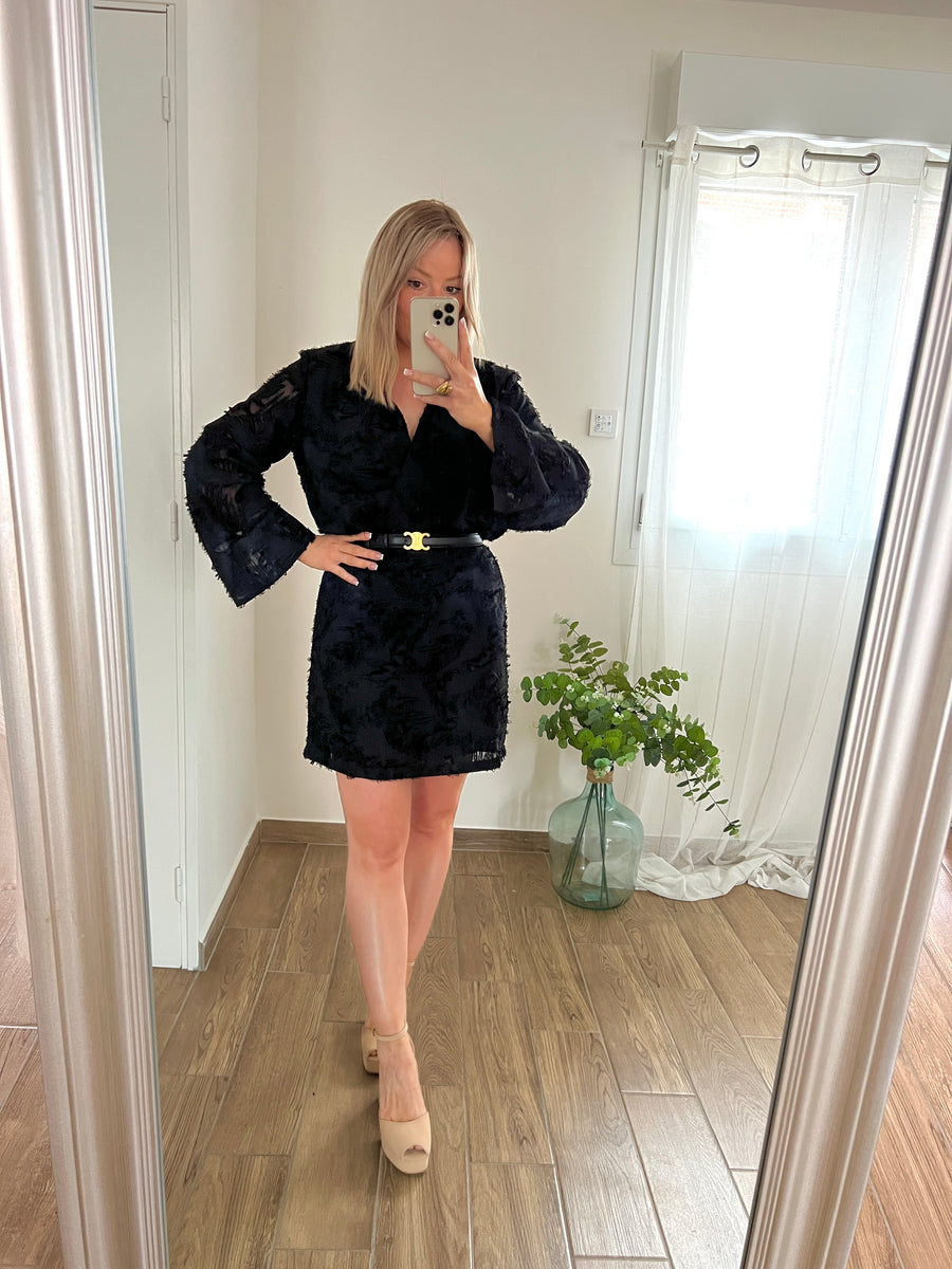 LA ROBE STRUCTURÉE NOIRE
