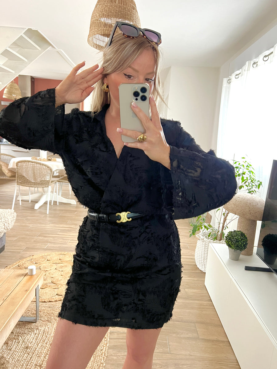 LA ROBE STRUCTURÉE NOIRE