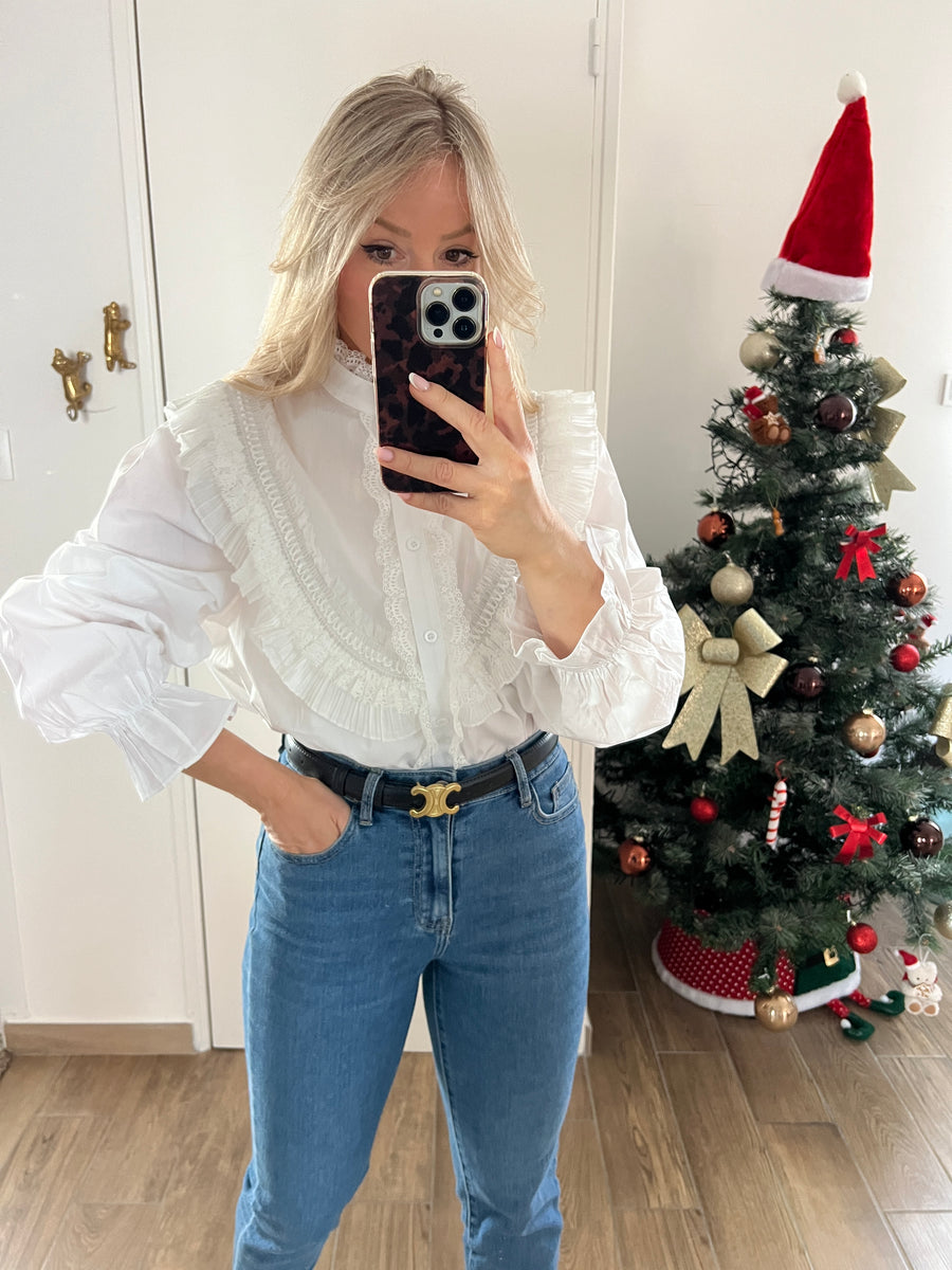 LA CHEMISE ÉLÉGANTE BLANCHE