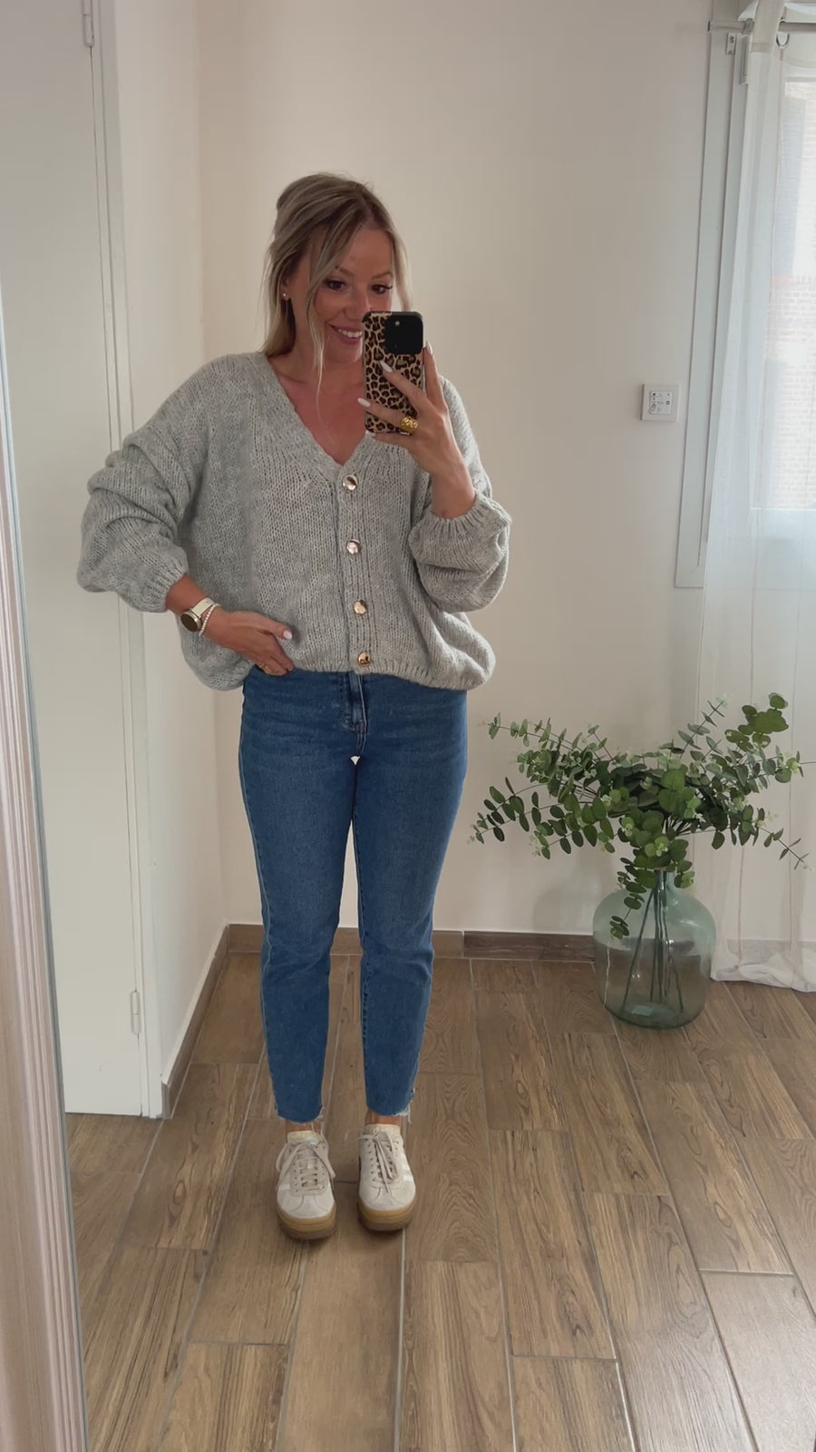 LE GILET EN MAILLE TOUTE DOUCE GRIS